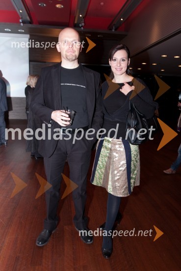 	Simon Popek, programski direktor festivala Liffe in Breda Božič, novinarka20. ljubljanski mednarodni filmski festival LIFFe, podelitev nagrad