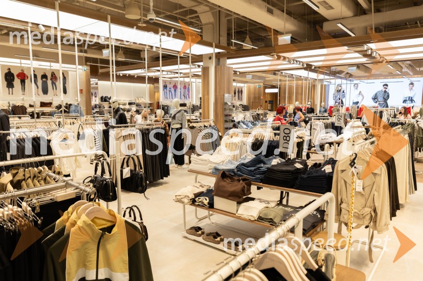 Največji Stradivarius v Sloveniji, otvoritev Citycenter Celje