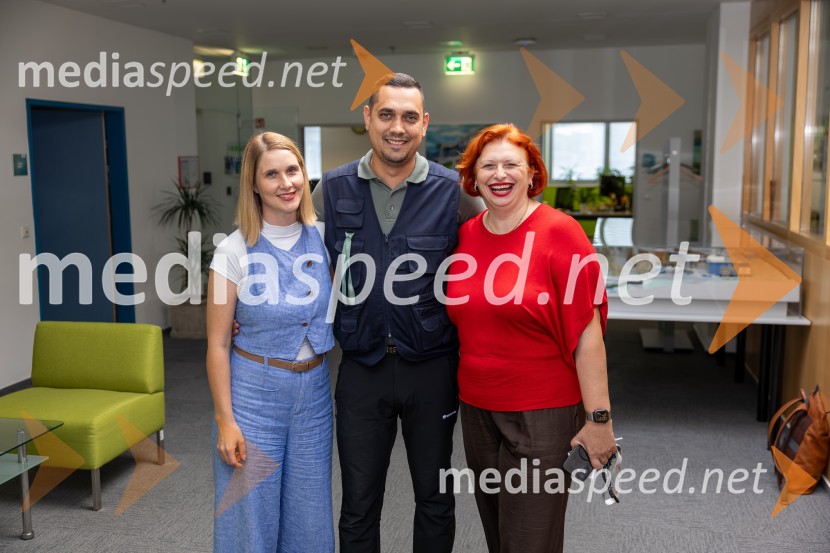  Vanja Bele Kovačič, vodja marketinga, Europark;  ... ;  Simona Mandl, center managerka EuroparkaAnsambel Saša Avsenika, Europark 26. rojstni dan
