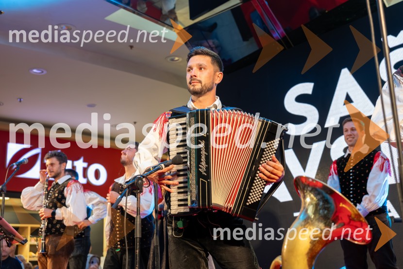  Robi Novak, ansambel Mladi KorenjakiAnsambel Saša Avsenika, Europark 26. rojstni dan