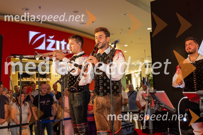  Denis  Daneu, trobentač, Ansambel Saša Avsenika;  Tommy Budin, klarinetist, Ansabel Saša AvsenikaAnsambel Saša Avsenika, Europark 26. rojstni dan