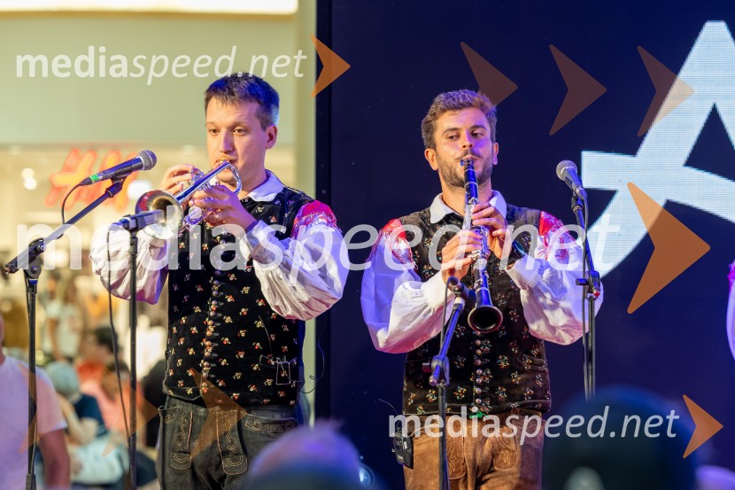  Denis  Daneu, trobentač, Ansambel Saša Avsenika;  Tommy Budin, klarinetist, Ansabel Saša AvsenikaAnsambel Saša Avsenika, Europark 26. rojstni dan