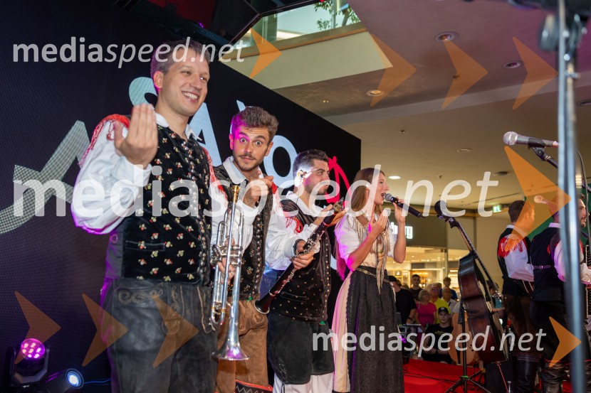  Denis  Daneu, trobentač, Ansambel Saša Avsenika;  Tommy Budin, klarinetist, Ansabel Saša Avsenika;  Luka Sešek, pevec, Ansambel Saša Avsenika;  Lucija Selak, pevka, Ansambel Saša AvsenikaAnsambel Saša Avsenika, Europark 26. rojstni dan