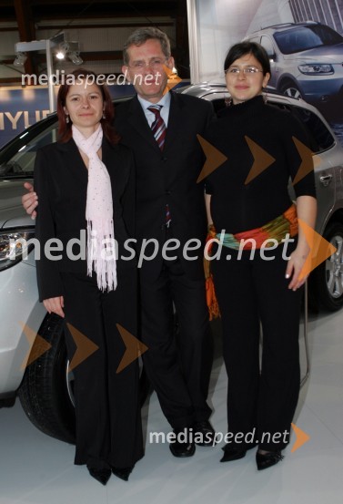 Ekipa podjetja Hyundai Avto Trade d.o.o.: Saša Oblak - organizatorica marketinških aktivnosti, Ludvik Svoljšak, direktor in Simona Brejc, organizatorica stikov z javnostmi23. avtomobilski salon Slovenije, Celje