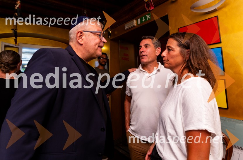  Robert Waltl, direktor, Mini teater;  ... ;  ... Evropski dnevi judovske kulture, odprtje razstave in koncert skupine Hamsa