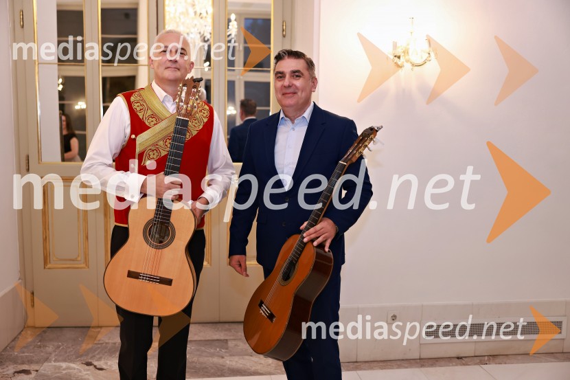 Kitarska virtuoza Srđan Bulatović in Darko Nikčević navdušila v SNG Maribor
