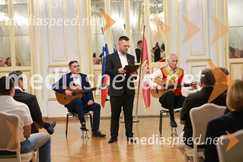 Kitarska virtuoza Srđan Bulatović in Darko Nikčević navdušila v SNG Maribor