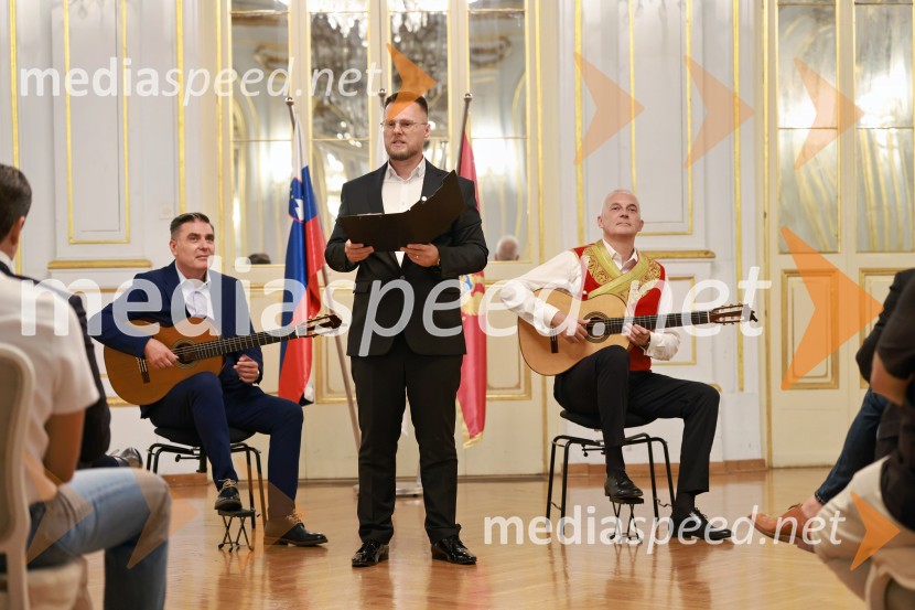 Kitarska virtuoza Srđan Bulatović in Darko Nikčević navdušila v SNG Maribor