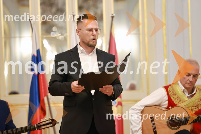 Kitarska virtuoza Srđan Bulatović in Darko Nikčević navdušila v SNG Maribor