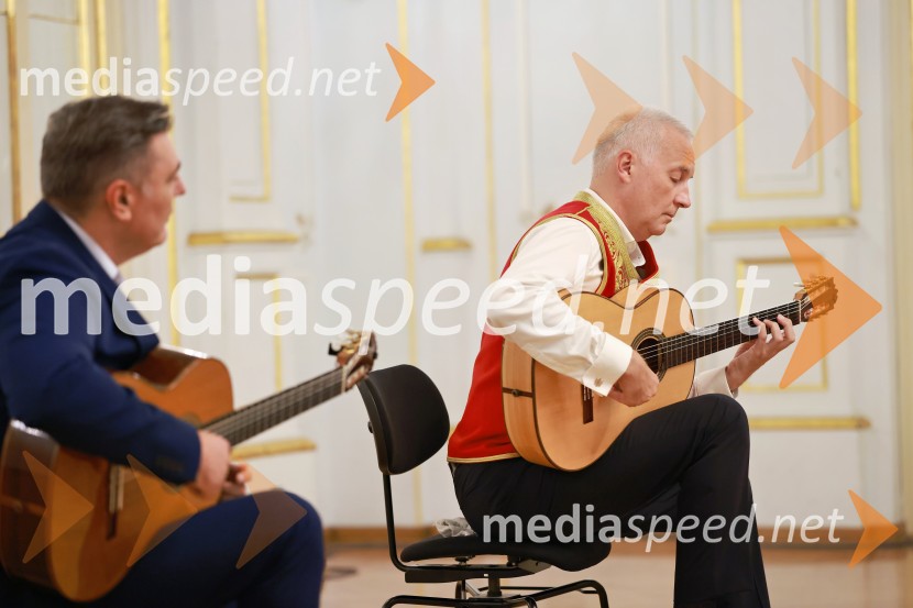 Kitarska virtuoza Srđan Bulatović in Darko Nikčević navdušila v SNG Maribor