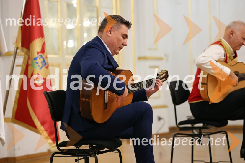 Kitarska virtuoza Srđan Bulatović in Darko Nikčević navdušila v SNG Maribor