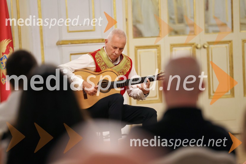 Kitarska virtuoza Srđan Bulatović in Darko Nikčević navdušila v SNG Maribor