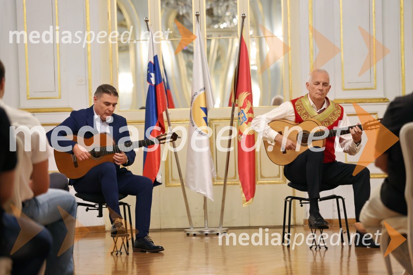 Kitarska virtuoza Srđan Bulatović in Darko Nikčević navdušila v SNG Maribor