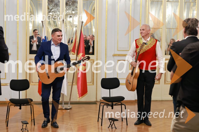 Kitarska virtuoza Srđan Bulatović in Darko Nikčević navdušila v SNG Maribor