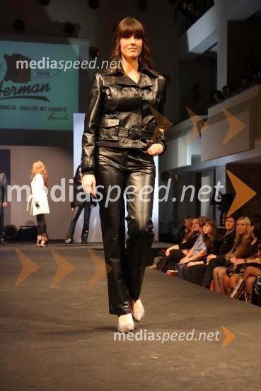Pia Sara Odlag, manekenkaMavrično v Ljubljani, modna revija z znanimi Slovenkami
