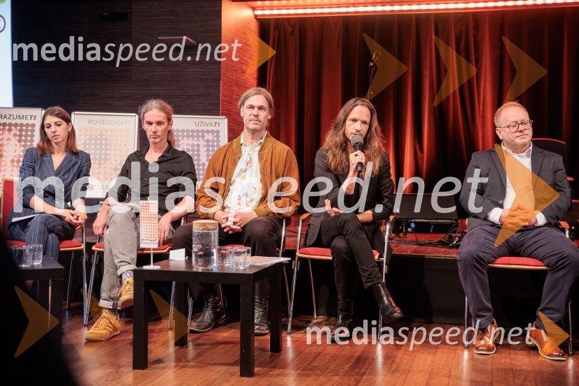  Katarina Hergouth, vodja razstavnega programa, Cankarjev dom;  Andrej Jaklič, vodja gledališkega in sodobnoplesnega programa CD;  Žiga Predan;  Peter Baroš, direktor kulturno-umetniškega programa Cankarjevega doma; mag. Aleš Drenik, vodja programa resne glasbe, opere in balet, Cankarjev domPredstavitev nove sezone, Cankarjev dom
