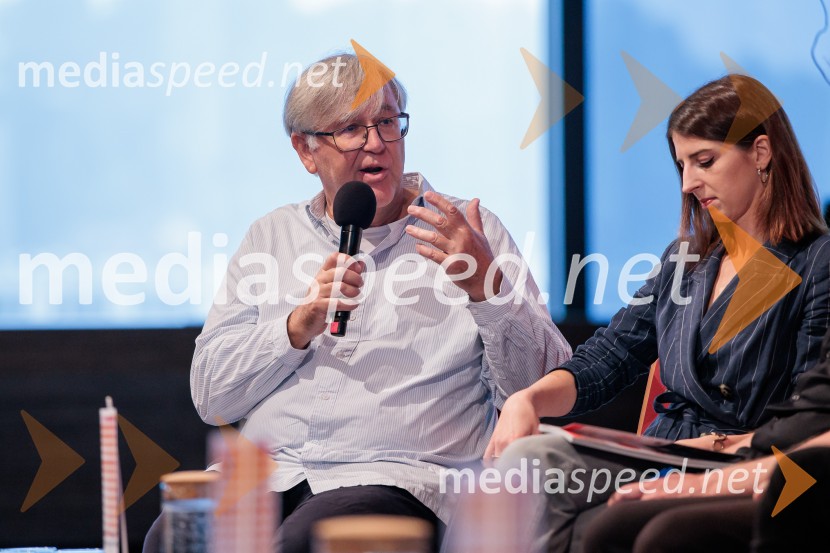  Marijan Rupert, vodja Zbirke rokopisov, starih in redkih tiskov v NUK;  Katarina Hergouth, vodja razstavnega programa, Cankarjev domPredstavitev nove sezone, Cankarjev dom