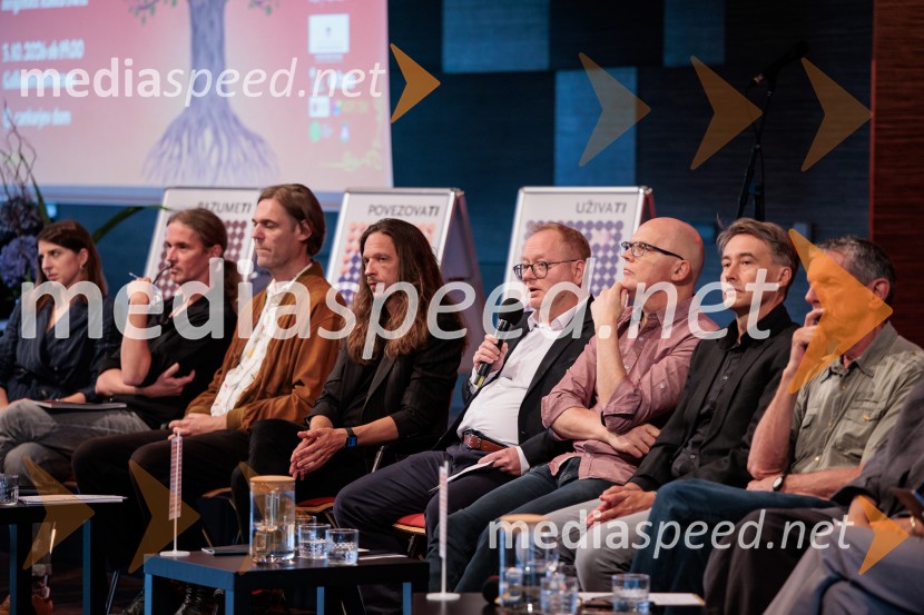  Katarina Hergouth, vodja razstavnega programa, Cankarjev dom;  Andrej Jaklič, vodja gledališkega in sodobnoplesnega programa CD;  Žiga Predan;  Peter Baroš, direktor kulturno-umetniškega programa Cankarjevega doma; mag. Aleš Drenik, vodja programa resne glasbe, opere in balet, Cankarjev dom;  Simon Popek, vodja filmskega programa Cankarjevega doma;  Aleš Šteger, pesnik, pisatelj; dr. Ivan Šprajc, arheologPredstavitev nove sezone, Cankarjev dom