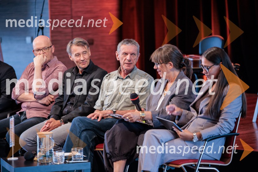  Simon Popek, vodja filmskega programa Cankarjevega doma;  Aleš Šteger, pesnik, pisatelj; dr. Ivan Šprajc, arheolog;  Barbara Rogelj, vodja humanističnega in kulturno-vzgojnega programa, Cankarjev dom;  Dušica Todorović, Direktorica kongresno-komercialnega programa, Cankarjev domPredstavitev nove sezone, Cankarjev dom