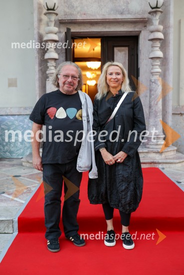  Jaša Jamnik, igralec in režiser;  Tatjana Doma, dramaturginja SLG CeljeOsem ur ni ves dan, premiera, Prešernovo gledališče Kranj