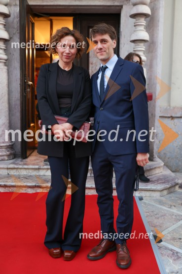  ... ;  Rok J. Bozovičar, direktor, Prešernovo gledališče Kranj Osem ur ni ves dan, premiera, Prešernovo gledališče Kranj