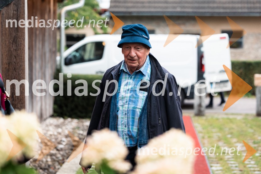 Iskrivo v živo: pogovor z akad. prof. dr. Jožetom Pirjevcem o Edvardu Kardelju na Škrabčevi domačiji
