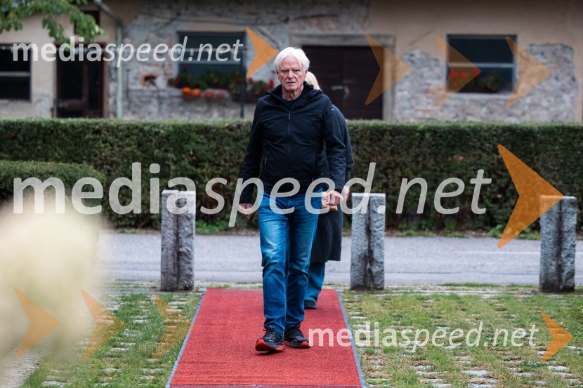 Iskrivo v živo: pogovor z akad. prof. dr. Jožetom Pirjevcem o Edvardu Kardelju na Škrabčevi domačiji