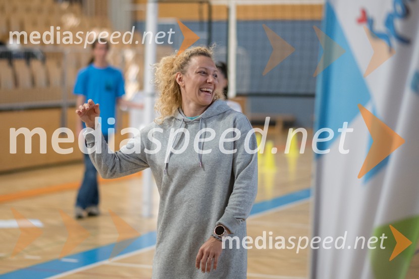  Ilka Štuhec, nekdanja slovenska alpska smučarkaŠportno popoldne z Vesno Ponorac, Hitradiem Center in Olimpijskim komitejem Slovenije