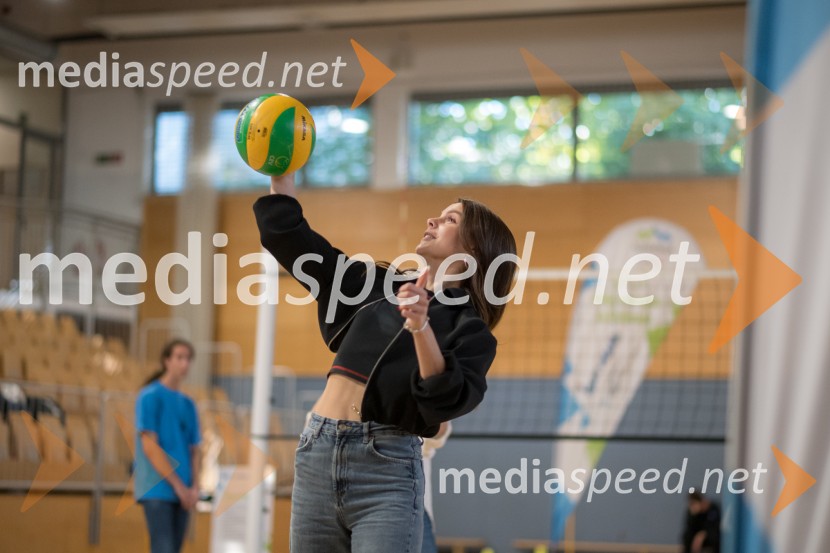  Vesna Ponorac, igralka, moderatorkaŠportno popoldne z Vesno Ponorac, Hitradiem Center in Olimpijskim komitejem Slovenije