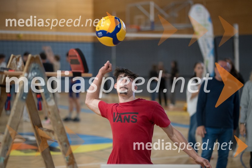  Aleks BlagojevićŠportno popoldne z Vesno Ponorac, Hitradiem Center in Olimpijskim komitejem Slovenije
