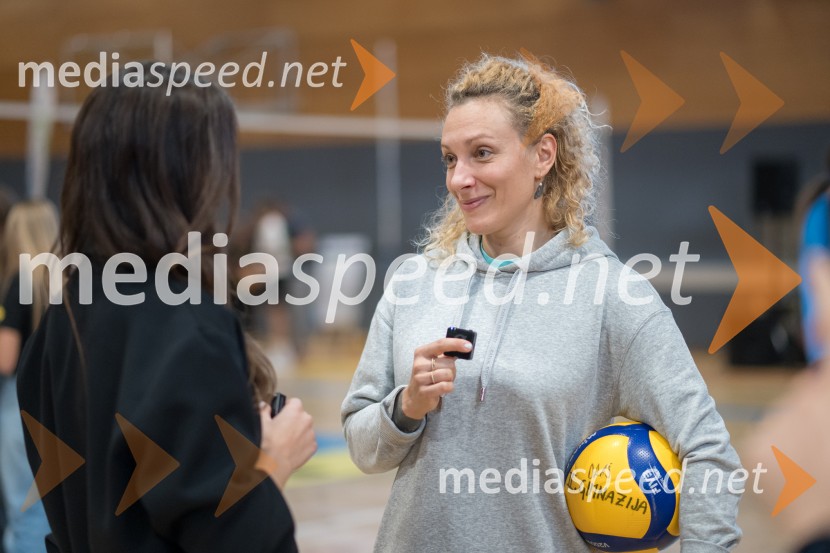  Vesna Ponorac, igralka, moderatorka;  Ilka Štuhec, nekdanja slovenska alpska smučarkaŠportno popoldne z Vesno Ponorac, Hitradiem Center in Olimpijskim komitejem Slovenije
