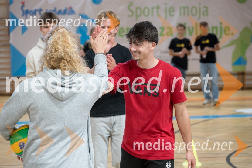  Ilka Štuhec, nekdanja slovenska alpska smučarka;  Aleks BlagojevićŠportno popoldne z Vesno Ponorac, Hitradiem Center in Olimpijskim komitejem Slovenije