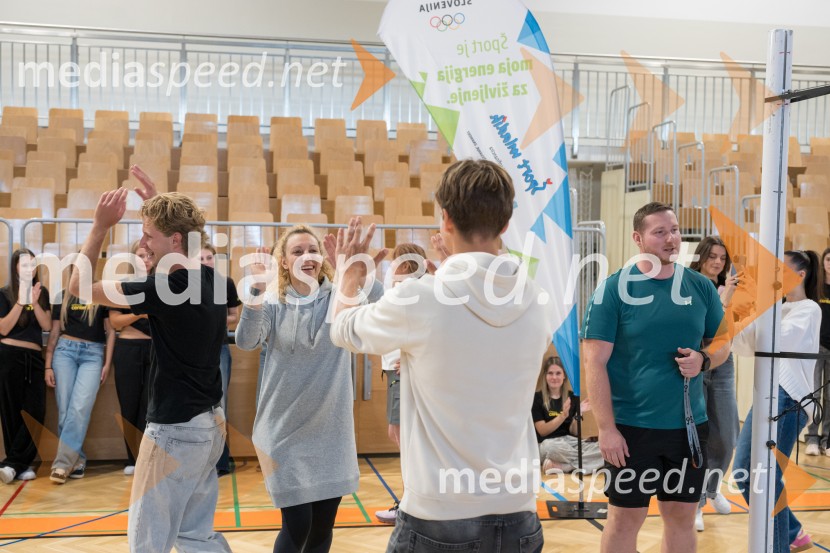 Ilka Štuhec, nekdanja slovenska alpska smučarka;  ... Športno popoldne z Vesno Ponorac, Hitradiem Center in Olimpijskim komitejem Slovenije