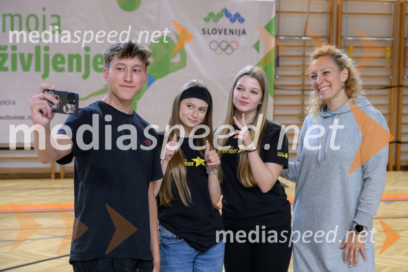  ... ;  ... ;  ... ;  Ilka Štuhec, nekdanja slovenska alpska smučarkaŠportno popoldne z Vesno Ponorac, Hitradiem Center in Olimpijskim komitejem Slovenije
