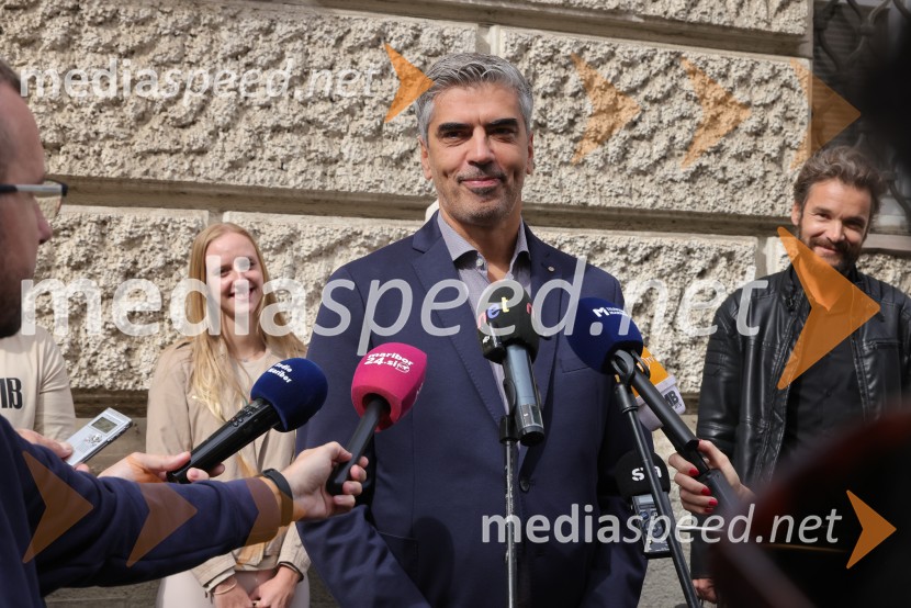  ... ;  Bor Greiner, kandidat za župana MOM; dr. Rudi Klanjšek , Filozofska fakulteta, Univerza v MariboruBor Greiner vložil župansko kandidaturo s podporo volivk in volivcev