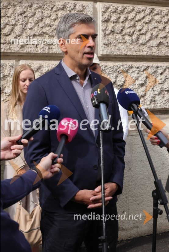  Bor Greiner, kandidat za župana MOMBor Greiner vložil župansko kandidaturo s podporo volivk in volivcev