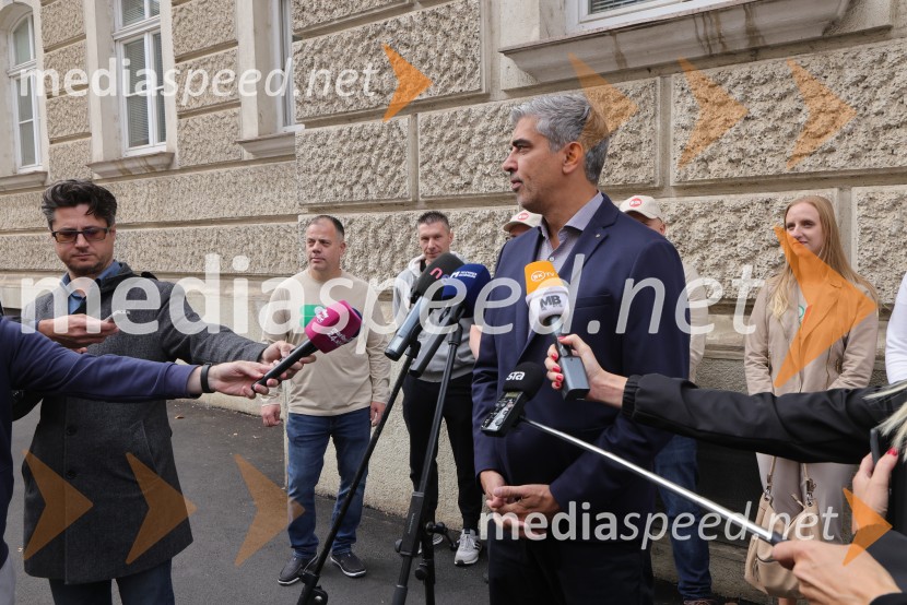  Bor Greiner, kandidat za župana MOMBor Greiner vložil župansko kandidaturo s podporo volivk in volivcev