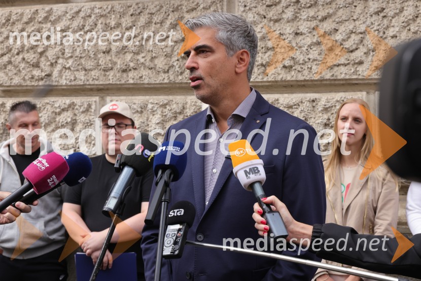  Bor Greiner, kandidat za župana MOMBor Greiner vložil župansko kandidaturo s podporo volivk in volivcev