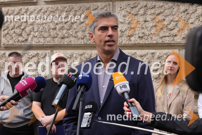  Bor Greiner, kandidat za župana MOMBor Greiner vložil župansko kandidaturo s podporo volivk in volivcev