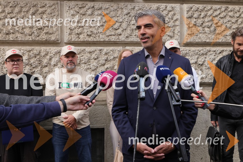  Bor Greiner, kandidat za župana MOMBor Greiner vložil župansko kandidaturo s podporo volivk in volivcev