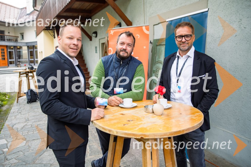 DigitalniUm, Digitalni preskok v proizvodnji