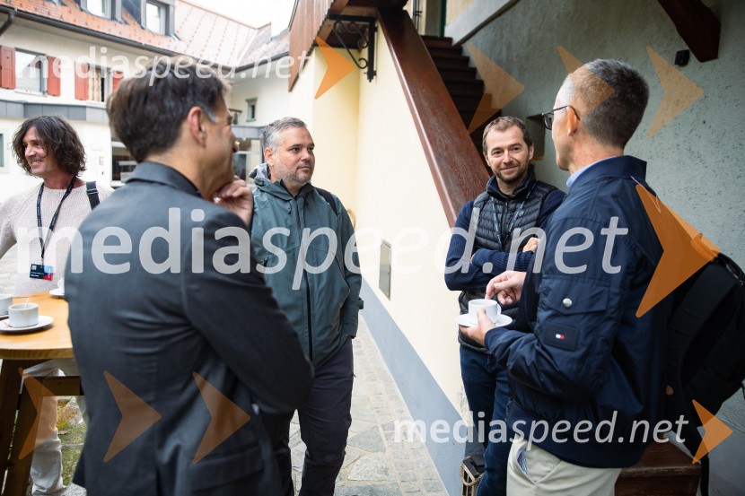 DigitalniUm, Digitalni preskok v proizvodnji