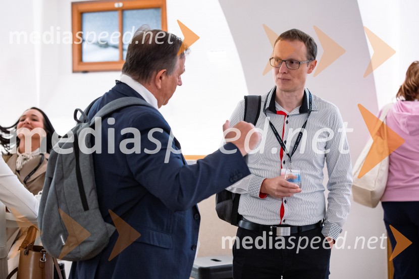 DigitalniUm, Digitalni preskok v proizvodnji