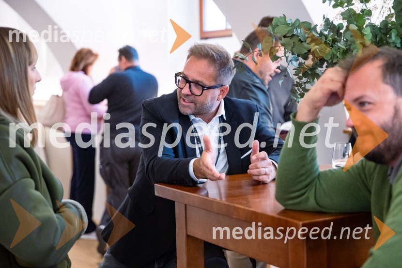 DigitalniUm, Digitalni preskok v proizvodnji