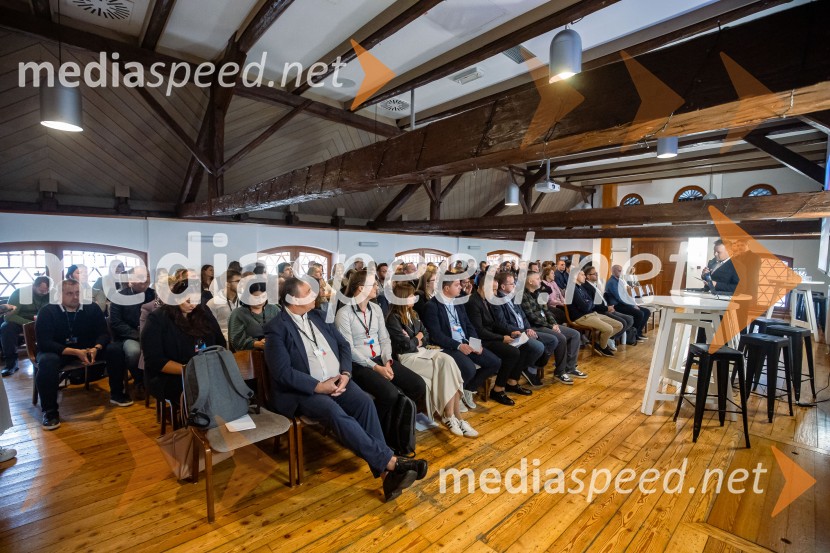 DigitalniUm, Digitalni preskok v proizvodnji