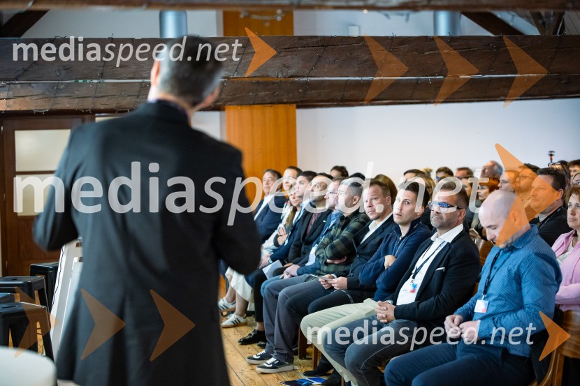 DigitalniUm, Digitalni preskok v proizvodnji