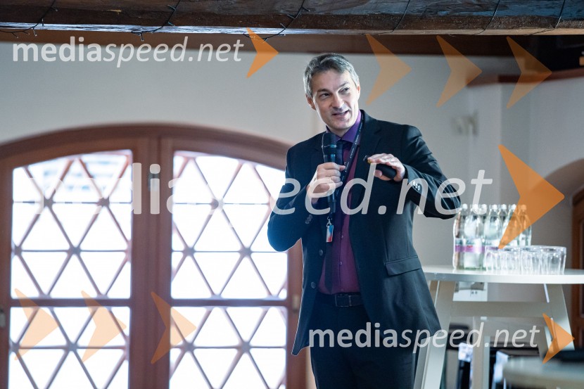 DigitalniUm, Digitalni preskok v proizvodnji