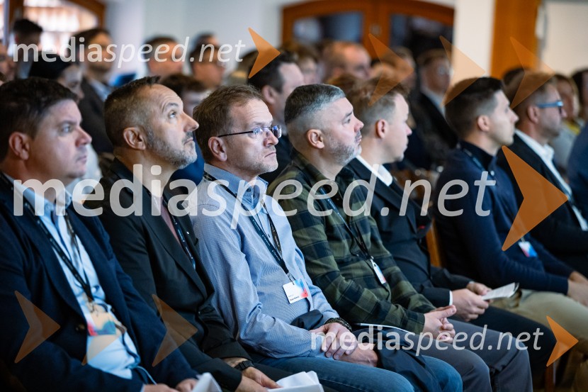 DigitalniUm, Digitalni preskok v proizvodnji