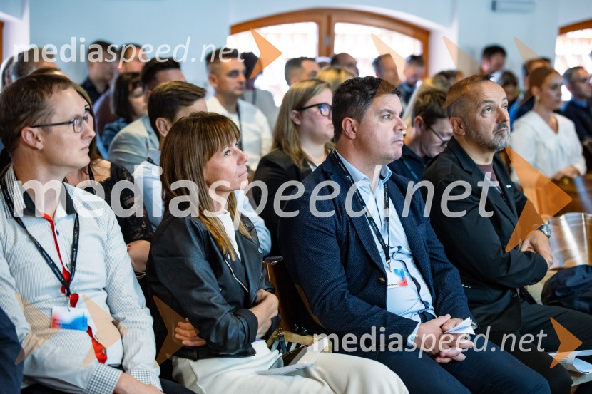 DigitalniUm, Digitalni preskok v proizvodnji