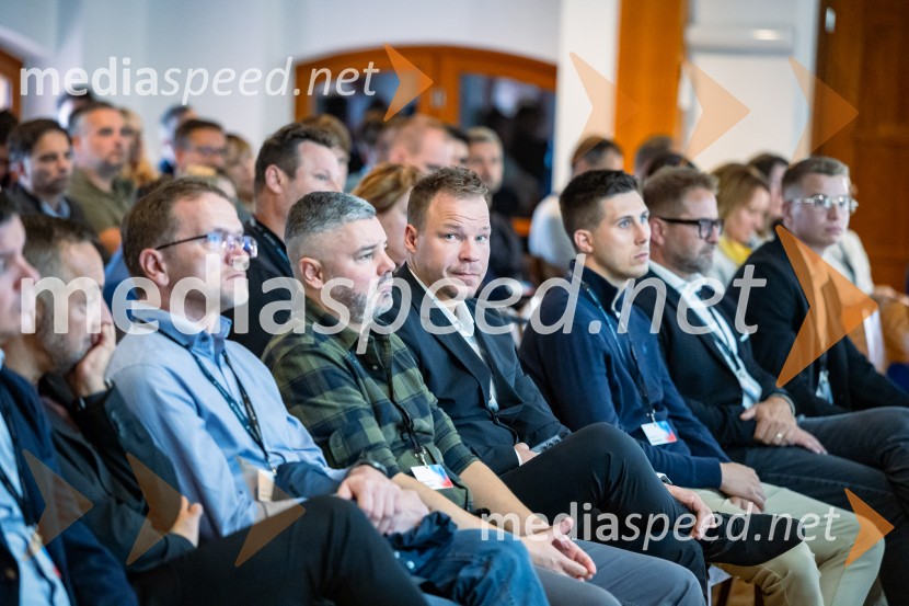 DigitalniUm, Digitalni preskok v proizvodnji